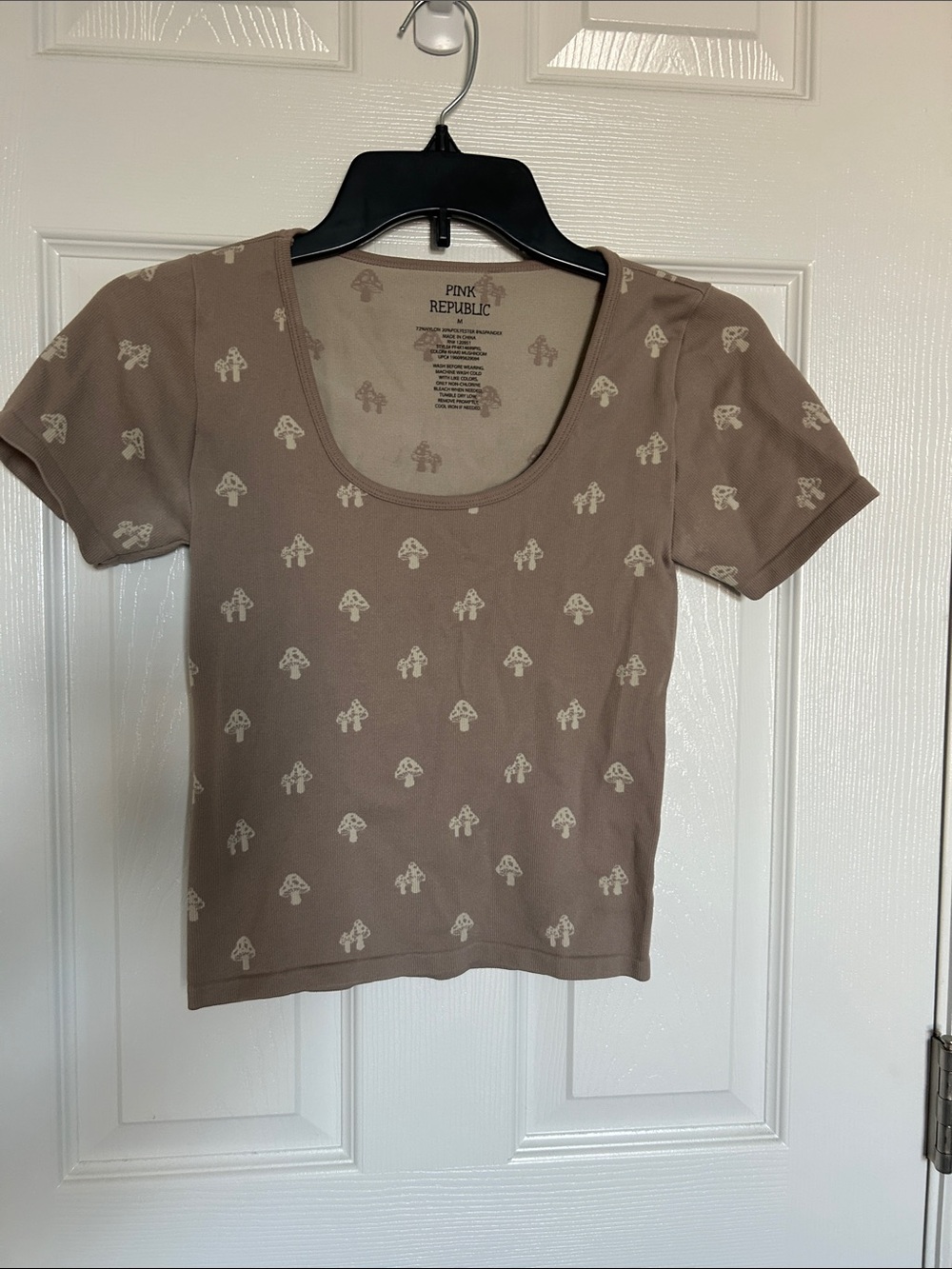 Pink Republic Taupe Mushroom Print Scoop Neck Crop Top